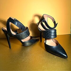 Sigerson Morrison ankle wrap black heels fine condition 8.5